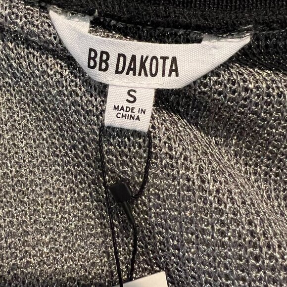 NWT BB Dakota Metallic Silver Knit Mock Neck Sleeveless Top, Size Small - Picture 10 of 15